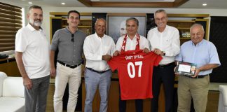 Antalyaspor Kulübü Derneği, Başkan Uysal’ı ziyaret etti