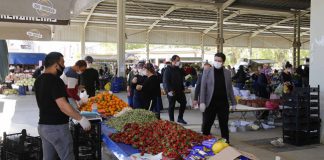 Başkan Genç pazaryerinde incelemelerde bulundu, yeni uygulamaları anlattı