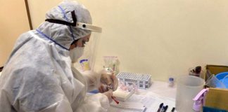 Ani başlayan koku alma kaybı, koronavirüsün erken belirtisi olabilir