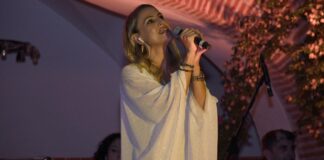 KATAR’IN İLK KADIN SANATÇISINDAN KUŞADASI’NA ÖVGÜ