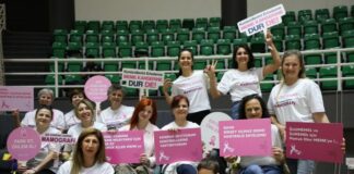 Pembe farkındalık parkeye taşındı