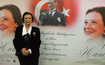 Türkiye’nin İlk Kadın Valisi Lale Aytaman’ın Hayatı ‘Vali Hanım’ Belgeseli ile Anlatıldı