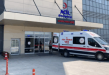 Zehirlenme şüphesiyle hastaneye kaldırılan 3 kardeşten 1’i öldü