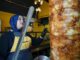 Ailesi ‘erkek işi’ dedi, o vazgeçmedi! 15 yaşında komi olarak başladı, 20’sinde döner ustası oldu